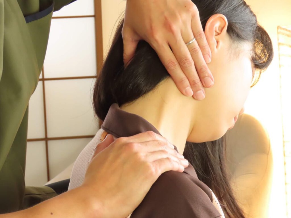 全身もみほぐしマッサージの様子